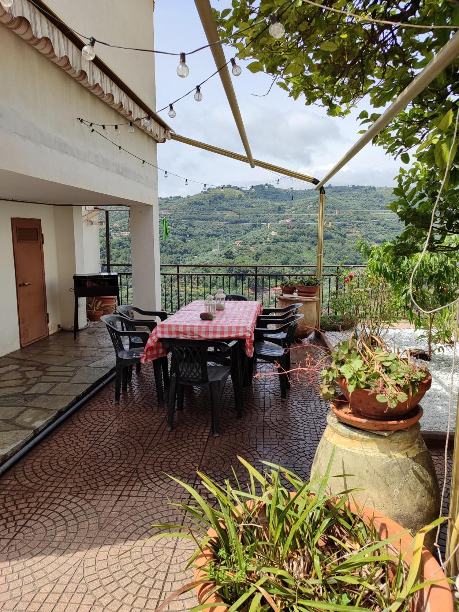 Vila La Casa Di Nonna Mary Diano Castello Exteriér fotografie